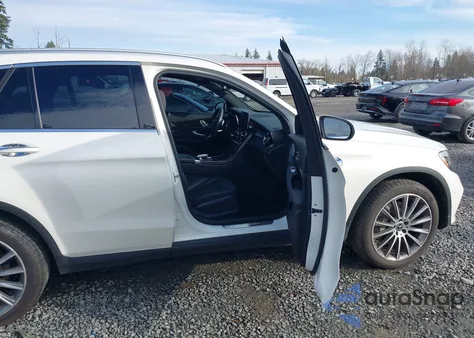 2018 Mercedes-Benz Glc 300 4Matic from USA, damaged, VIN WDC0G4KB5JF402252